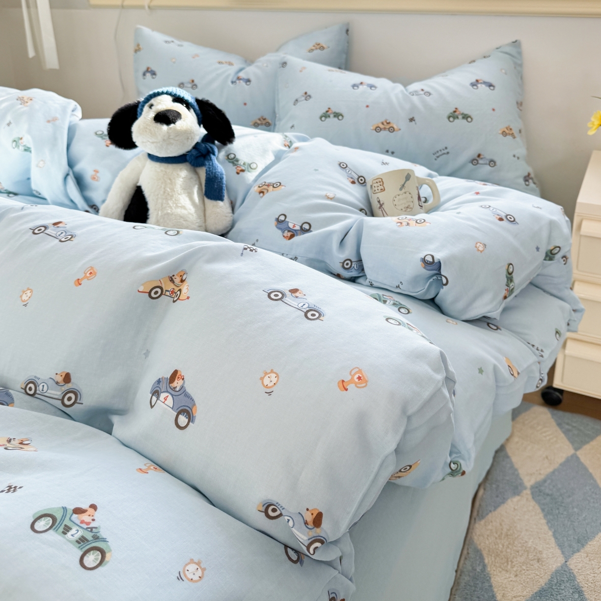 91家纺网 家纺一手货源 找家纺 红淳家纺 2026新款全棉A类双层纱四件套 汽车狗（普通款）