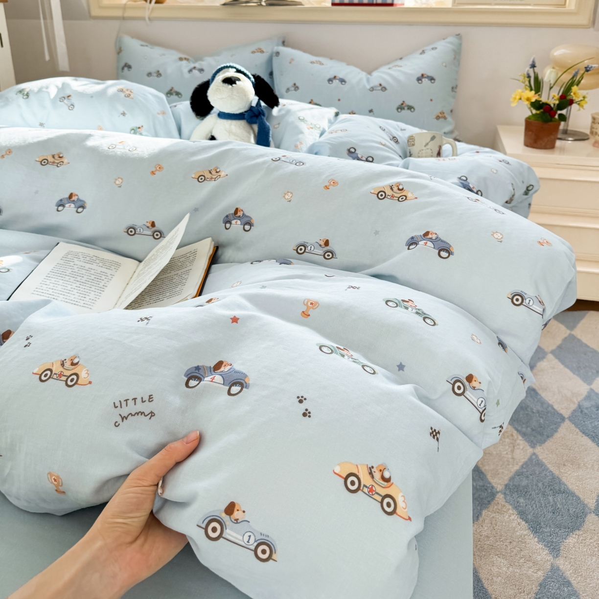 91家纺网 家纺一手货源 找家纺 红淳家纺 2026新款全棉A类双层纱四件套 汽车狗（普通款）