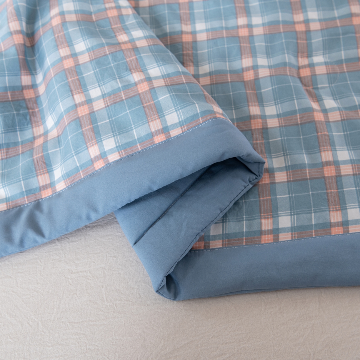 91家纺网 家纺一手货源 找家纺 佳轩家纺 2026新款色织水洗棉棉花夏被夏凉被空调被 格韵蓝