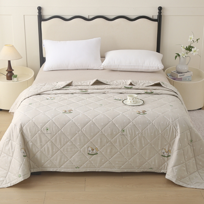 91家纺网 家纺一手货源 找家纺 被多多被业 2026新款亲肤棉夏被空调被夏凉被 木马-咖