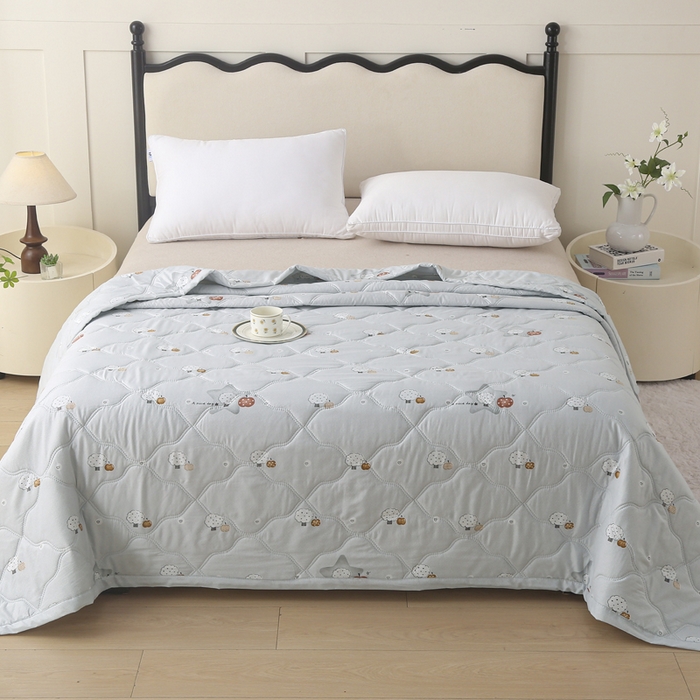 91家纺网 家纺一手货源 找家纺 被多多被业 2026新款亲肤棉夏被空调被夏凉被 苹果树-灰