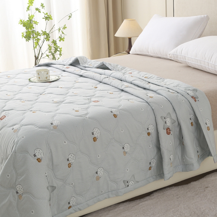 91家纺网 家纺一手货源 找家纺 被多多被业 2026新款亲肤棉夏被空调被夏凉被 苹果树-灰