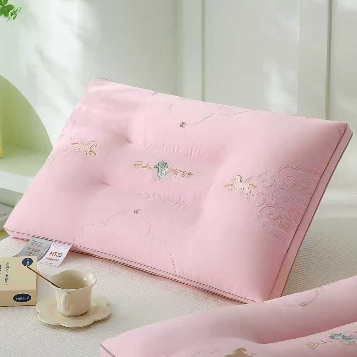 91家纺网 家纺一手货源 找家纺 浩宇家纺 2026新款新款马上有财枕芯成人家用刺绣枕头枕壳枕皮舒适定型款加厚150克锦棉2 马上有财定型款2621-粉色