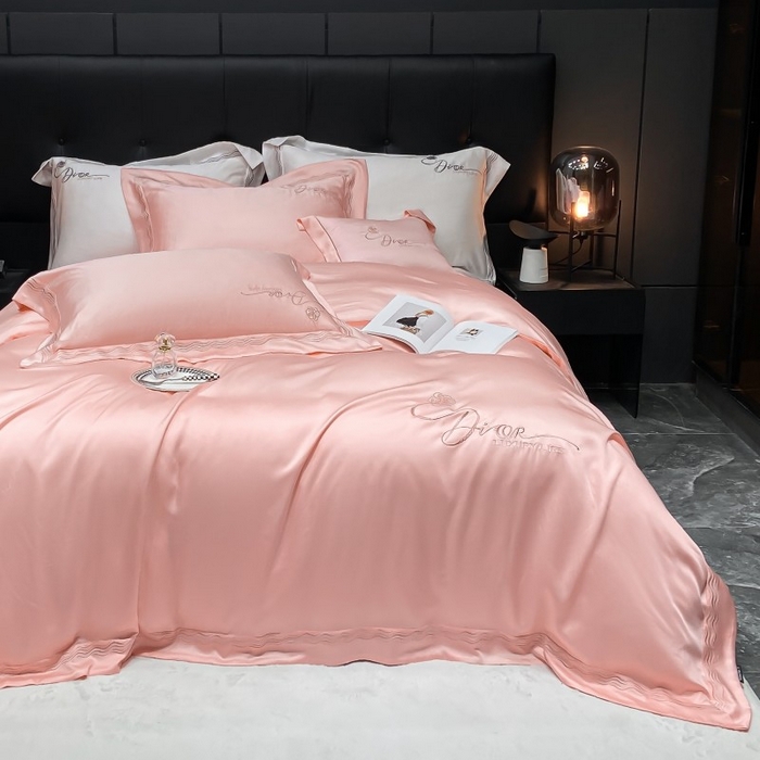 91家纺网 家纺一手货源 找家纺 家居1号家纺 2026新款60支LF级奥地利兰精天丝四件套-迪莉尔 迪莉尔-荷粉