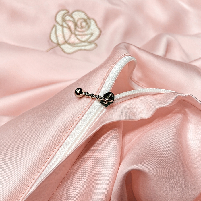 91家纺网 家纺一手货源 找家纺 家居1号家纺 2026新款60支LF级奥地利兰精天丝四件套-迪莉尔 迪莉尔-荷粉