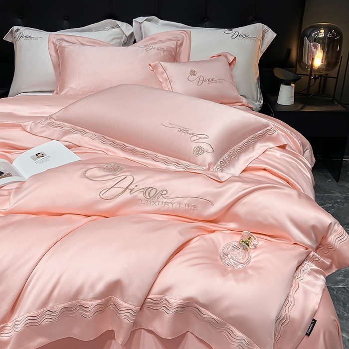 91家纺网 家纺一手货源 找家纺 家居1号家纺 2026新款60支LF级奥地利兰精天丝四件套-迪莉尔 迪莉尔-荷粉