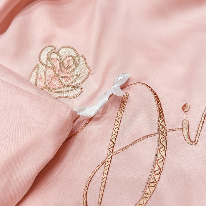 91家纺网 家纺一手货源 找家纺 家居1号家纺 2026新款60支LF级奥地利兰精天丝四件套-迪莉尔 迪莉尔-荷粉