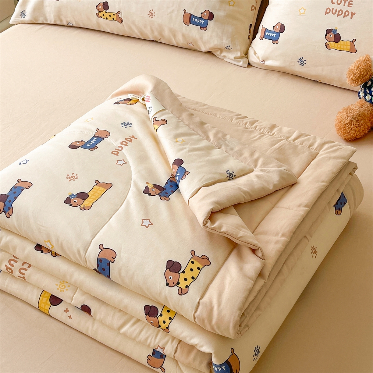 91家纺网 家纺一手货源 找家纺 仁凯家纺 2026新款A类里外全棉新疆棉花夏被四件套 被子被芯 萌犬星眠