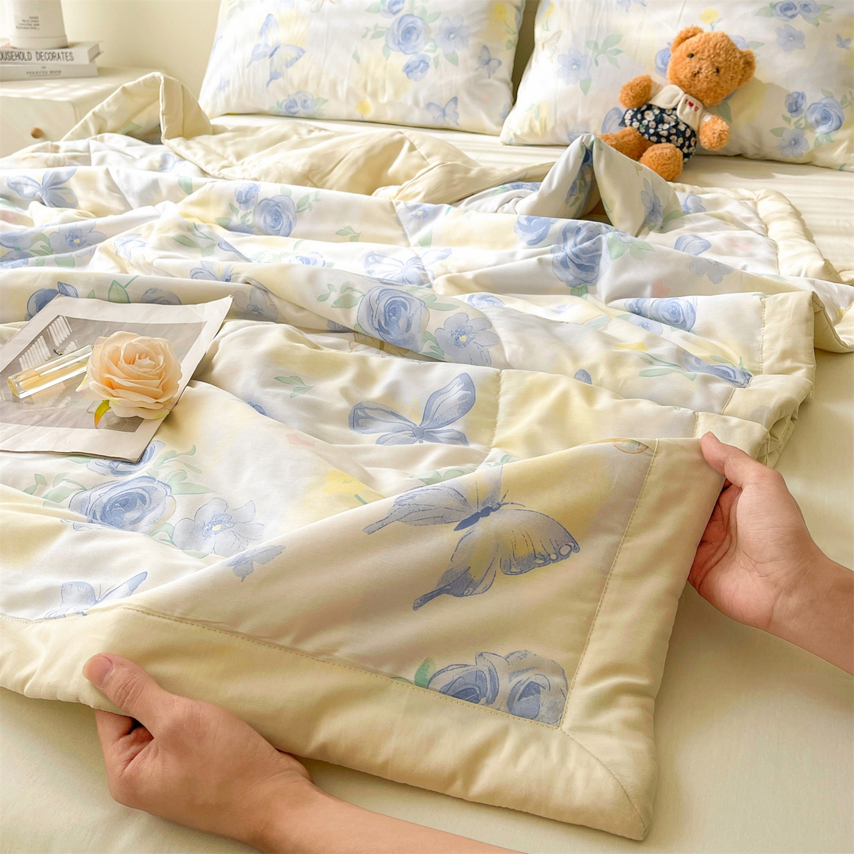 91家纺网 家纺一手货源 找家纺 仁凯家纺 2026新款A类里外全棉新疆棉花夏被四件套 被子被芯 水彩蝶梦