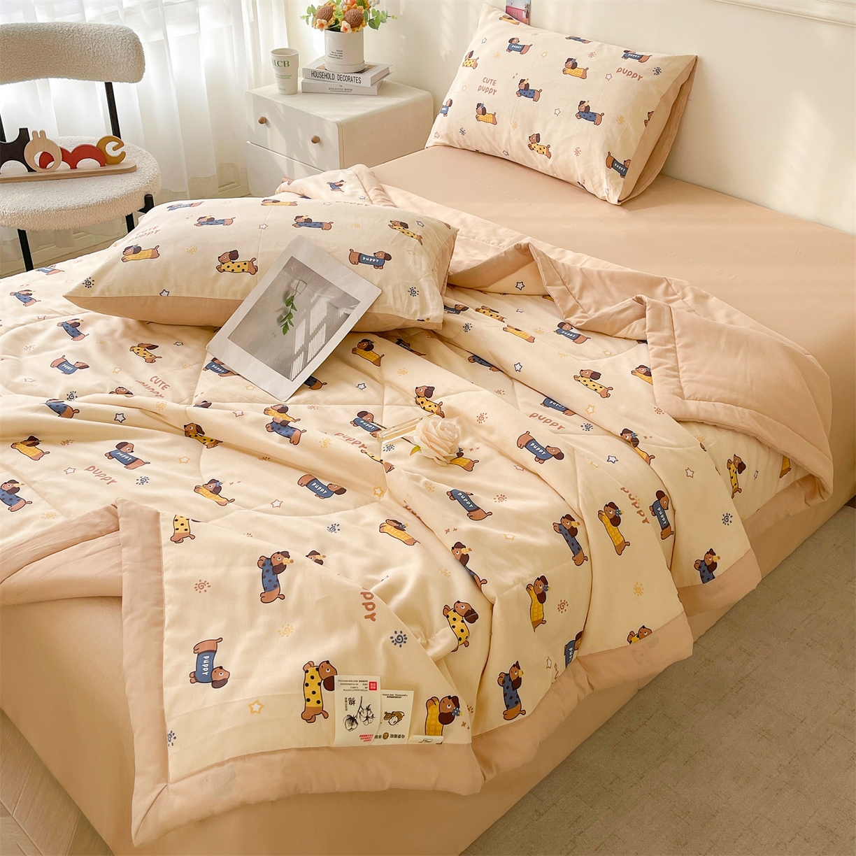 91家纺网 家纺一手货源 找家纺 仁凯家纺 2026新款A类里外全棉新疆棉花夏被四件套 被子被芯 萌犬星眠