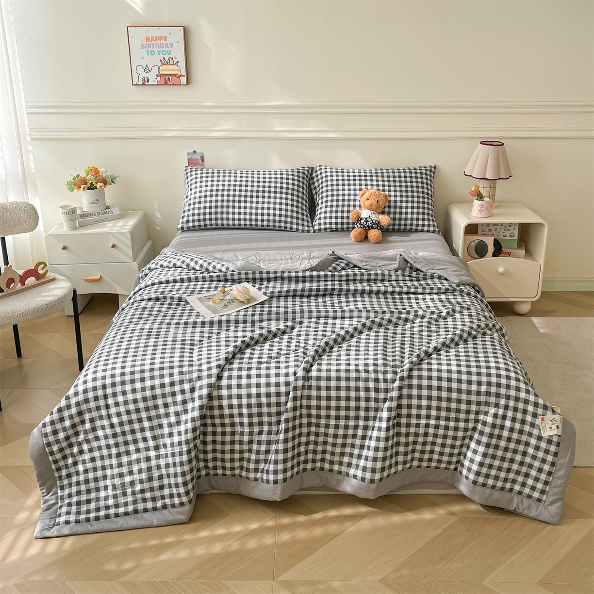 91家纺网 家纺一手货源 找家纺 仁凯家纺 2026新款A类里外全棉新疆棉花夏被四件套 被子被芯 灰序格