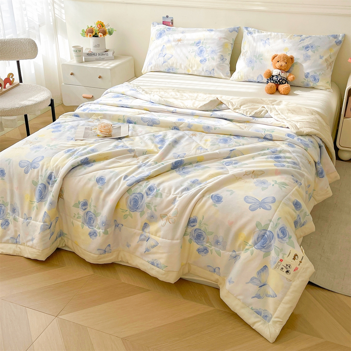 91家纺网 家纺一手货源 找家纺 仁凯家纺 2026新款A类里外全棉新疆棉花夏被四件套 被子被芯 水彩蝶梦