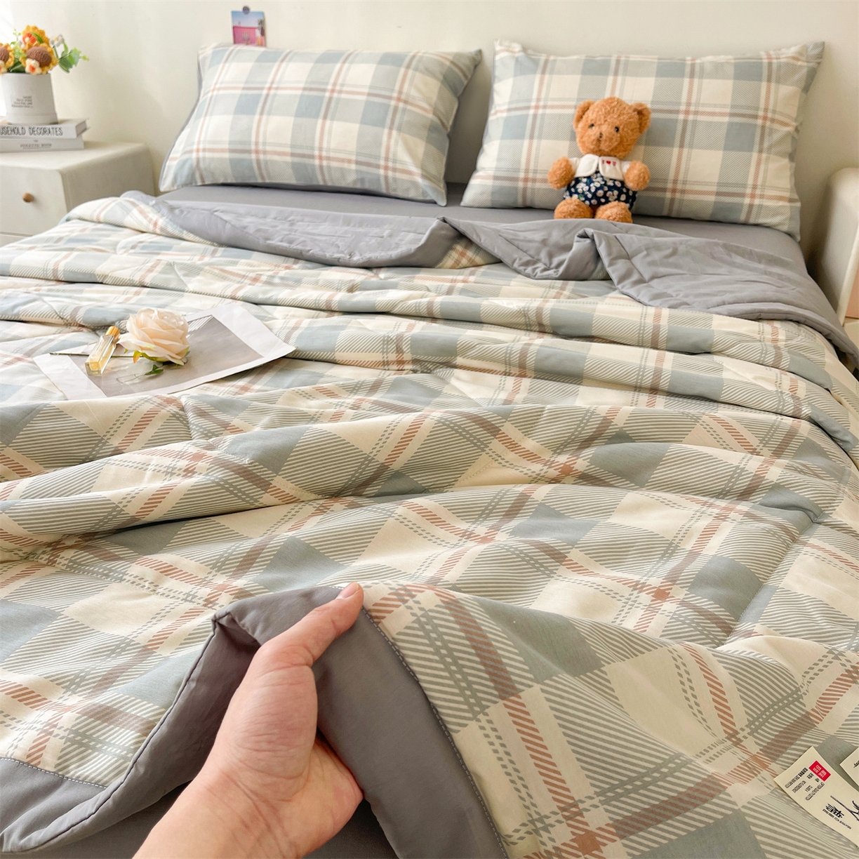 91家纺网 家纺一手货源 找家纺 仁凯家纺 2026新款A类里外全棉新疆棉花夏被四件套 被子被芯 简序-格纹