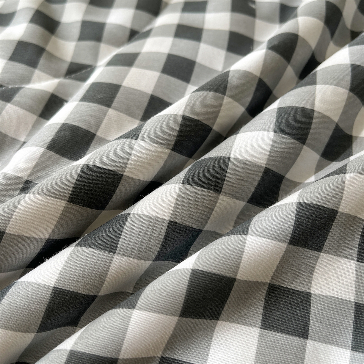 91家纺网 家纺一手货源 找家纺 仁凯家纺 2026新款A类里外全棉新疆棉花夏被四件套 被子被芯 灰序格