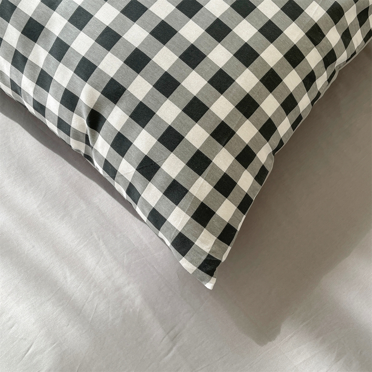 91家纺网 家纺一手货源 找家纺 仁凯家纺 2026新款A类里外全棉新疆棉花夏被四件套 被子被芯 灰序格