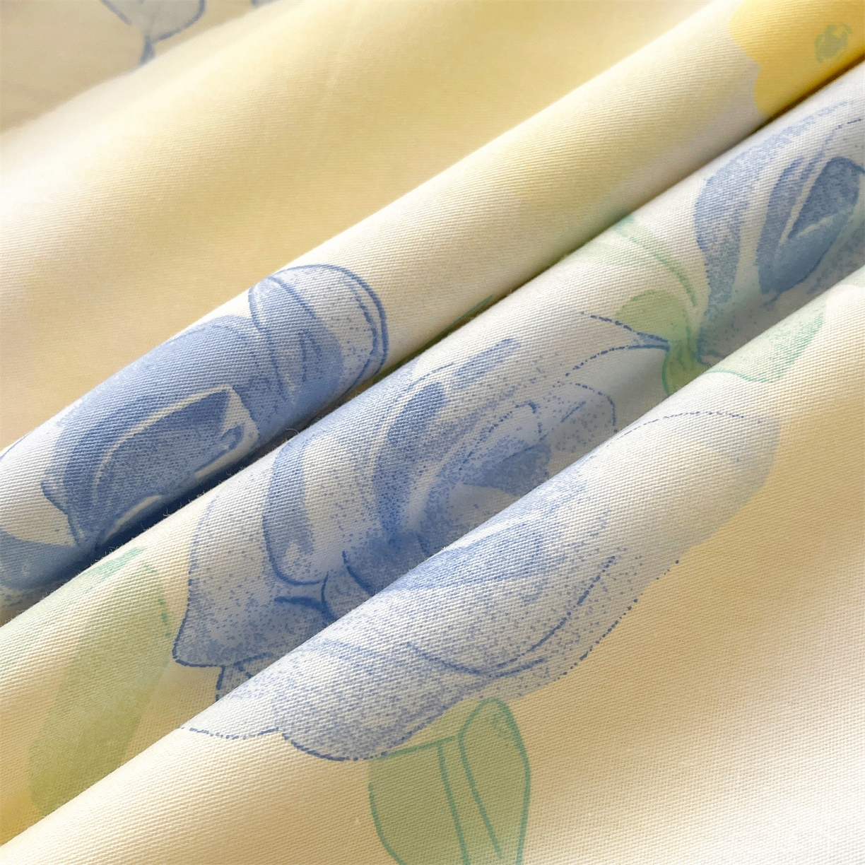 91家纺网 家纺一手货源 找家纺 仁凯家纺 2026新款A类里外全棉新疆棉花夏被四件套 被子被芯 水彩蝶梦