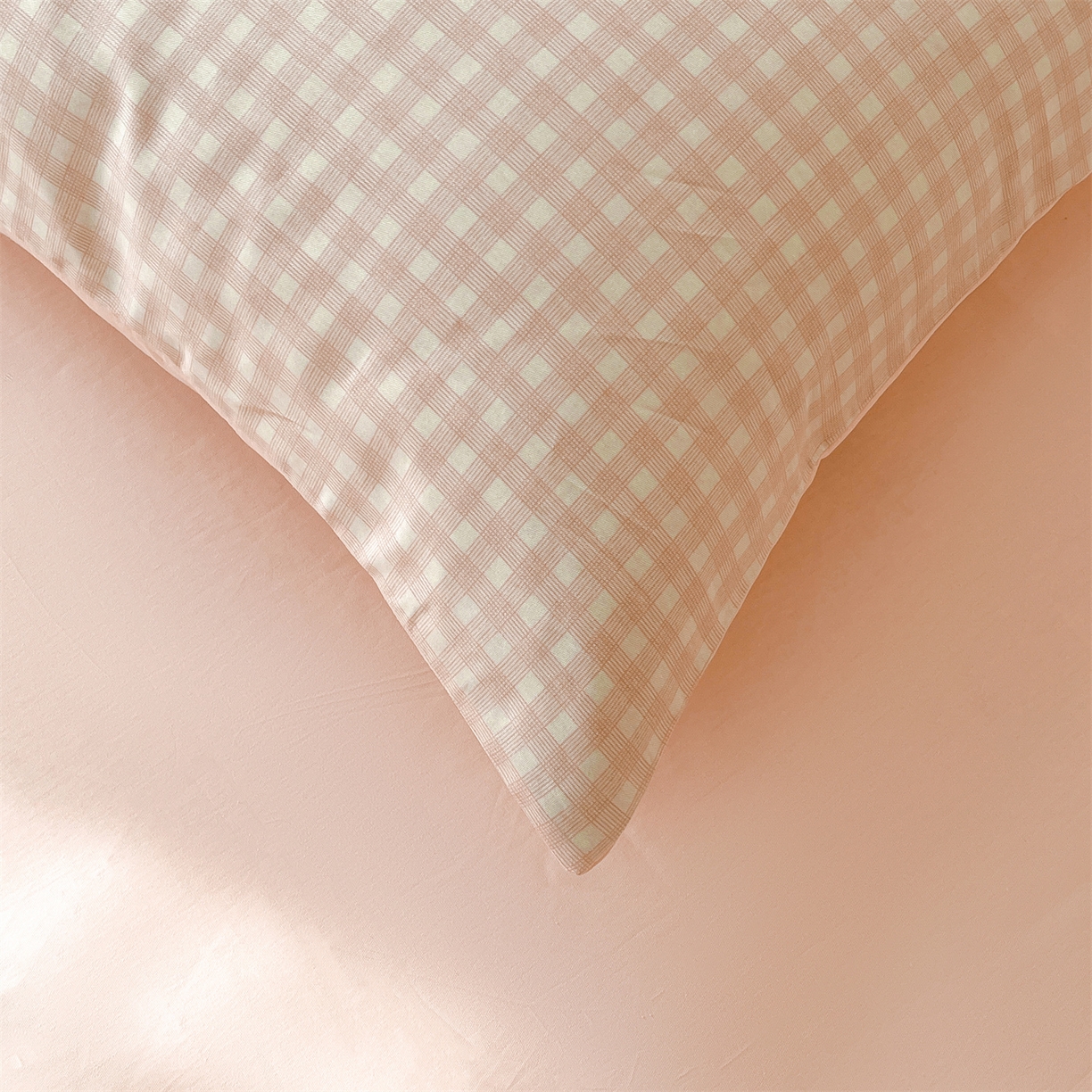 91家纺网 家纺一手货源 找家纺 仁凯家纺 2026新款A类里外全棉新疆棉花夏被四件套 被子被芯 粉雾格