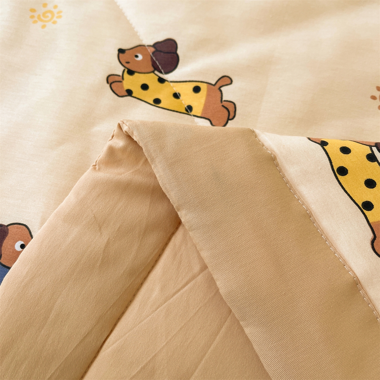 91家纺网 家纺一手货源 找家纺 仁凯家纺 2026新款A类里外全棉新疆棉花夏被四件套 被子被芯 萌犬星眠