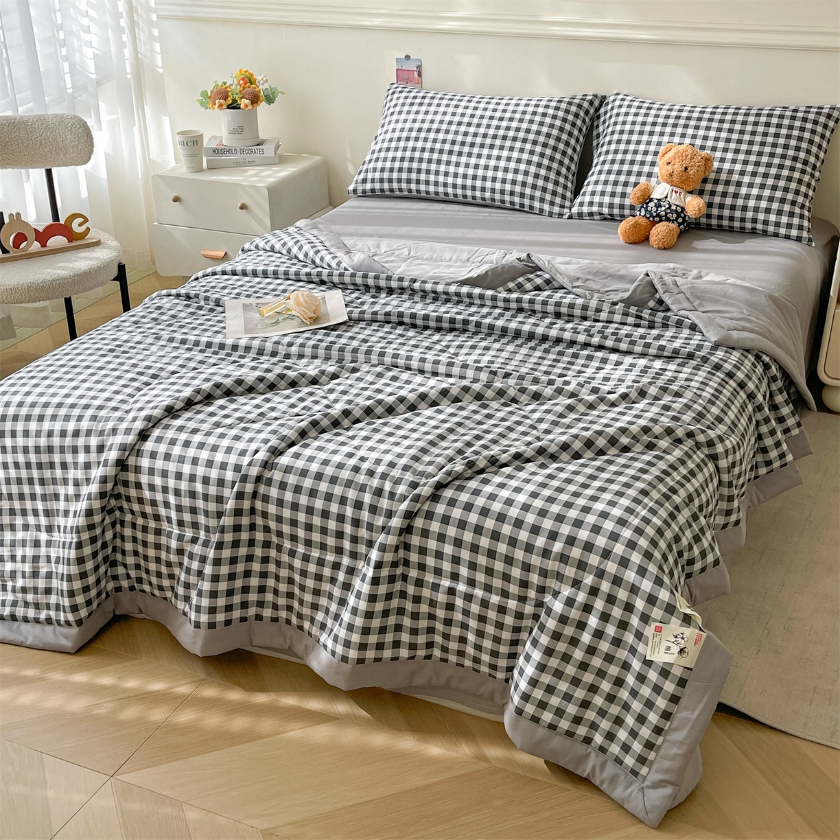 91家纺网 家纺一手货源 找家纺 仁凯家纺 2026新款A类里外全棉新疆棉花夏被四件套 被子被芯 灰序格