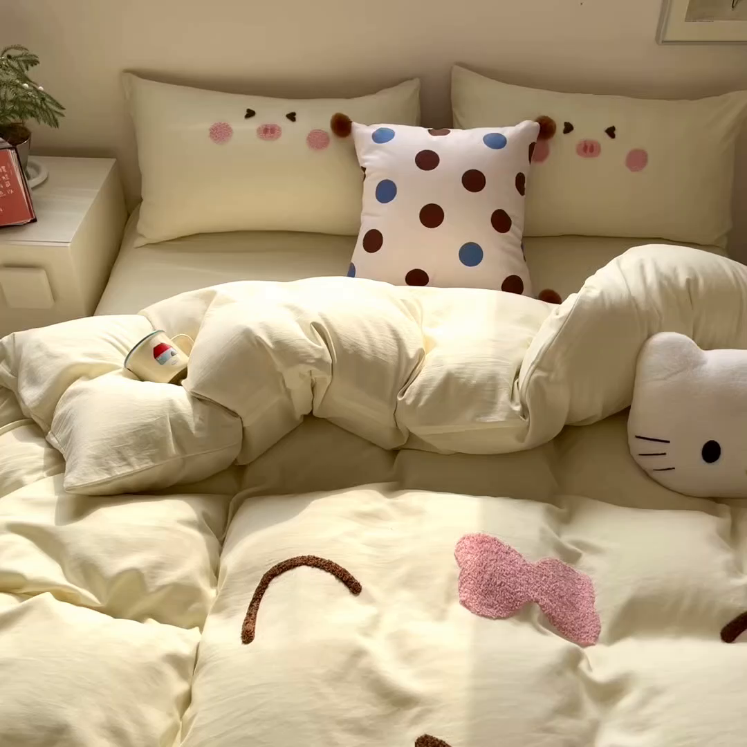 91家纺网 家纺一手货源 找家纺 沐珩家纺 2026新款水洗棉毛巾绣系列四件套 黄猪猪