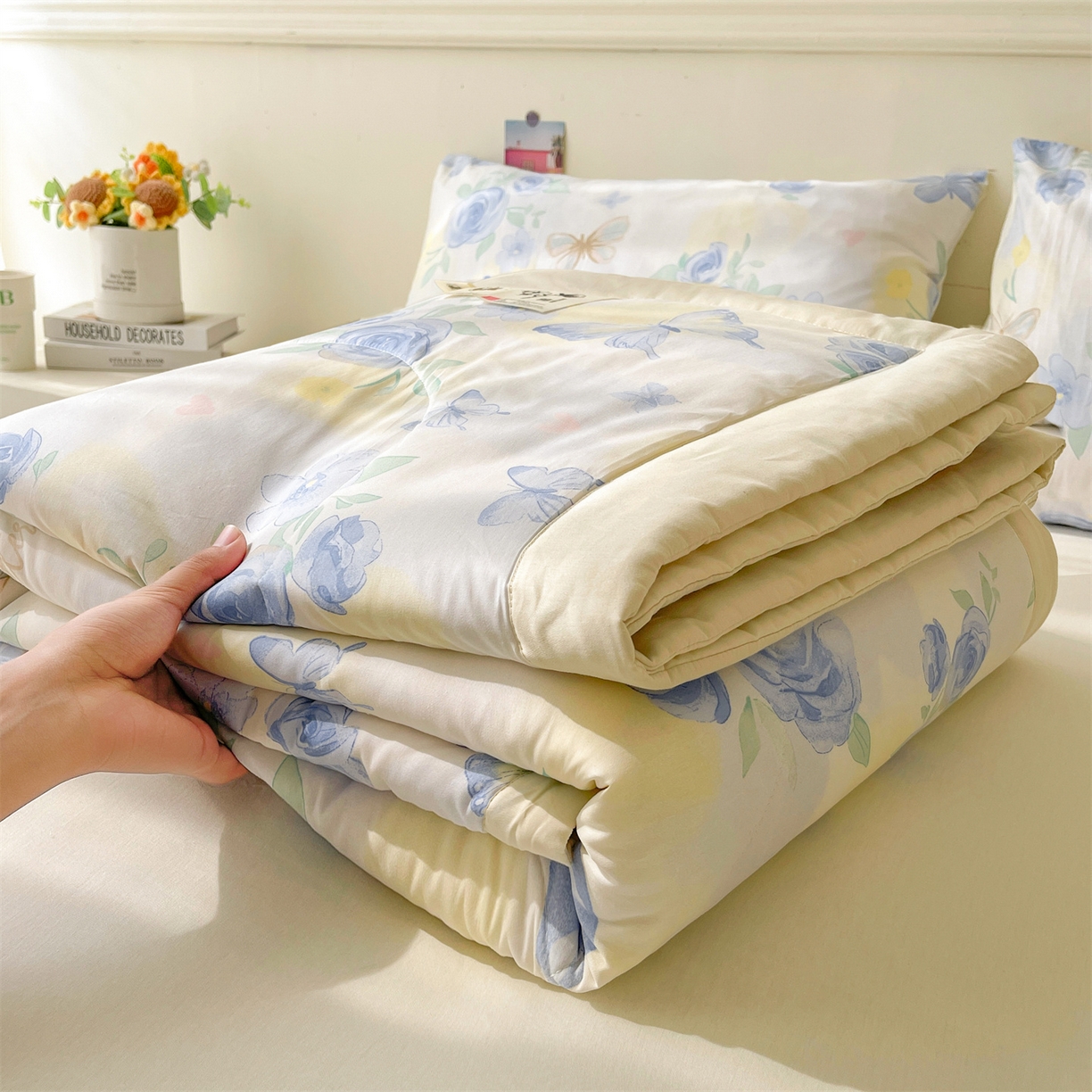 91家纺网 家纺一手货源 找家纺 仁凯家纺 2026新款A类里外全棉新疆棉花夏被四件套 被子被芯 水彩蝶梦