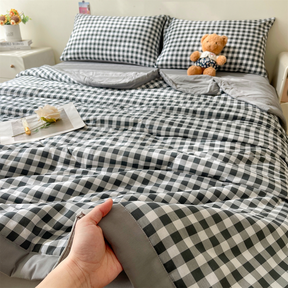 91家纺网 家纺一手货源 找家纺 仁凯家纺 2026新款A类里外全棉新疆棉花夏被四件套 被子被芯 灰序格