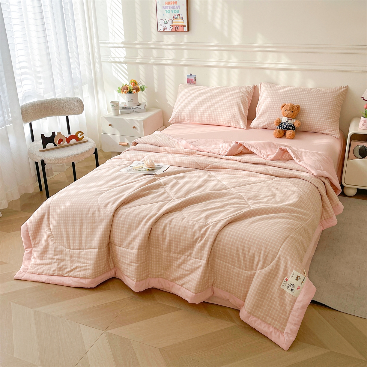 91家纺网 家纺一手货源 找家纺 仁凯家纺 2026新款A类里外全棉新疆棉花夏被四件套 被子被芯 粉雾格