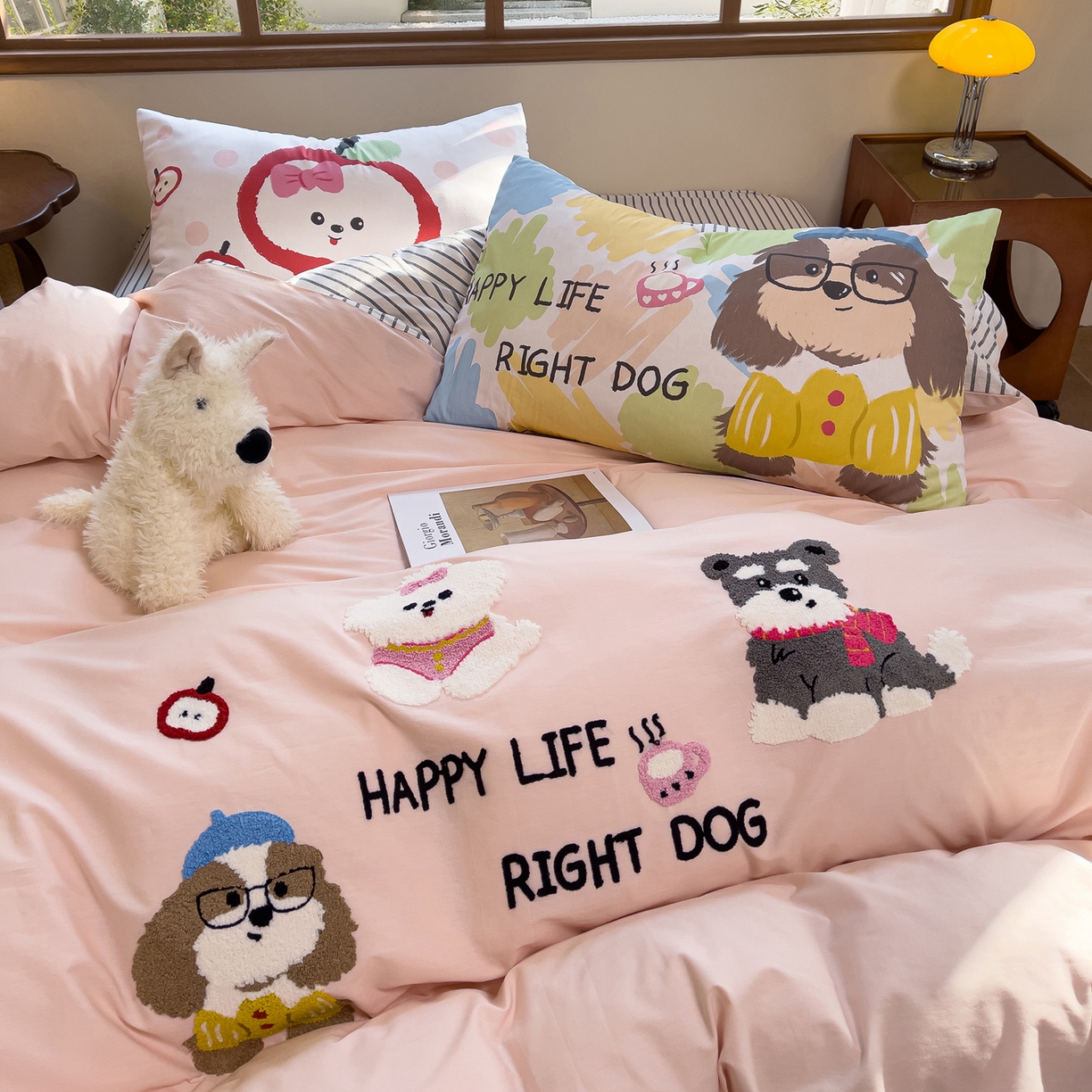 91家纺网 家纺一手货源 找家纺 （总）炫拼家纺 2026新款A类全棉40支水洗棉卡通毛巾绣+枕套大版数码印花纯棉四件套-可萌系列