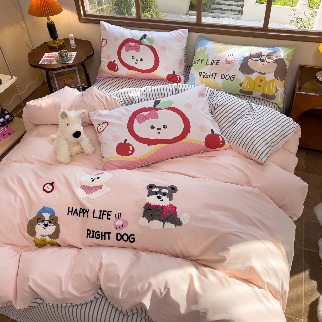 91家纺网 家纺一手货源 找家纺 （总）炫拼家纺 2026新款A类全棉40支水洗棉卡通毛巾绣+枕套大版数码印花纯棉四件套-可萌系列