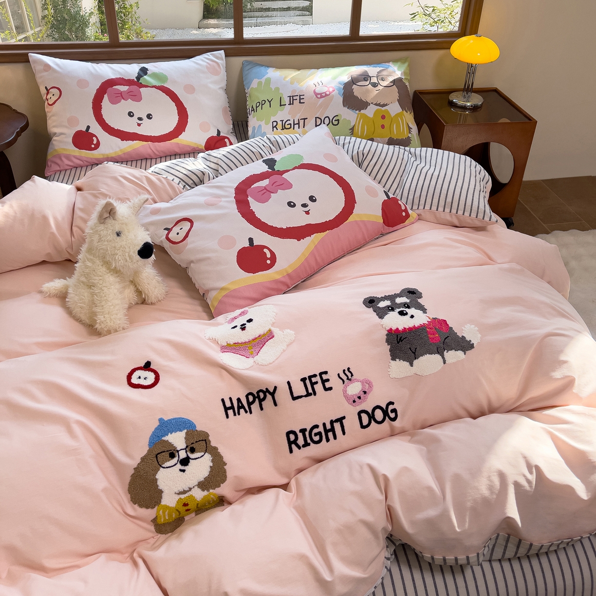 91家纺网 家纺一手货源 找家纺 炫拼家纺 2026新款A类全棉40支水洗棉卡通毛巾绣+枕套大版数码印花纯棉四件套-可萌系列 可萌-泡泡狗