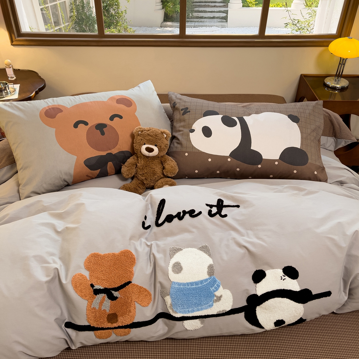 91家纺网 家纺一手货源 找家纺 炫拼家纺 2026新款A类全棉40支水洗棉卡通毛巾绣+枕套大版数码印花纯棉四件套-可萌系列 可萌-在一起