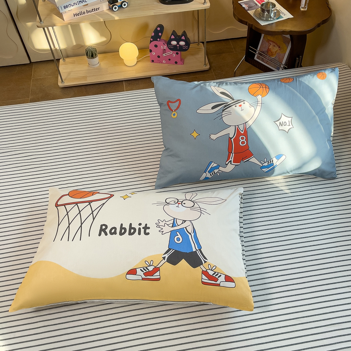 91家纺网 家纺一手货源 找家纺 炫拼家纺 2026新款A类全棉40支水洗棉卡通毛巾绣+枕套大版数码印花纯棉四件套-可萌系列 可萌-潮酷兔