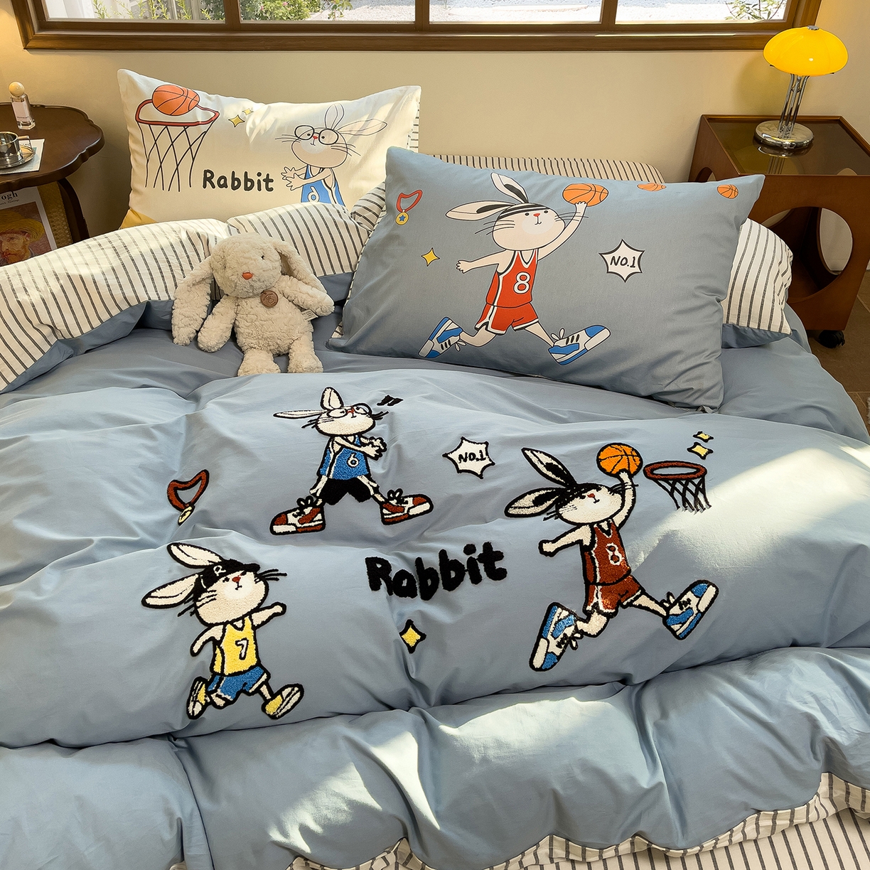 炫拼家纺 2026新款A类全棉40支水洗棉卡通毛巾绣+枕套大版数码印花纯棉四件套-可萌系列 可萌-潮酷兔