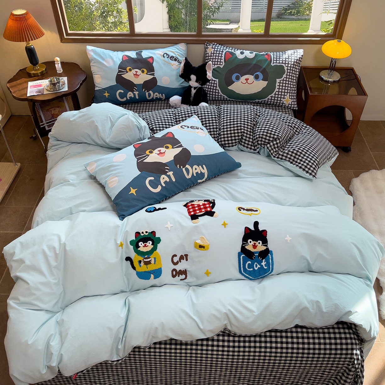 91家纺网 家纺一手货源 找家纺 炫拼家纺 2026新款A类全棉40支水洗棉卡通毛巾绣+枕套大版数码印花纯棉四件套-可萌系列 可萌-欢喜猫