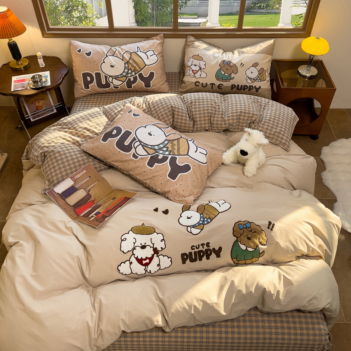 91家纺网 家纺一手货源 找家纺 炫拼家纺 2026新款A类全棉40支水洗棉卡通毛巾绣+枕套大版数码印花纯棉四件套-可萌系列 可萌-萌狗来电