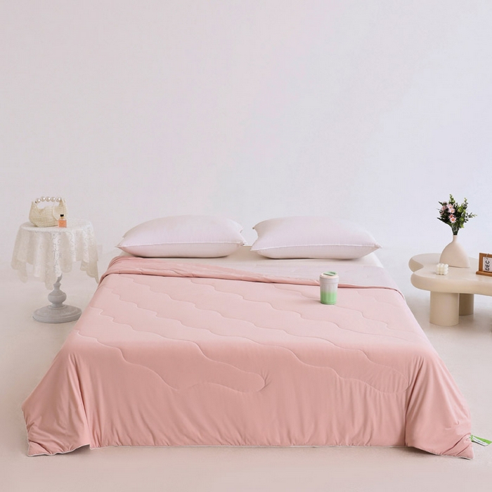 91家纺网 家纺一手货源 找家纺 憨豆家纺 2026春夏新款凉感丝A类锦氨（170克）55大豆抗菌夏被夏凉被空调被（配礼盒） 玫瑰粉+奶咖