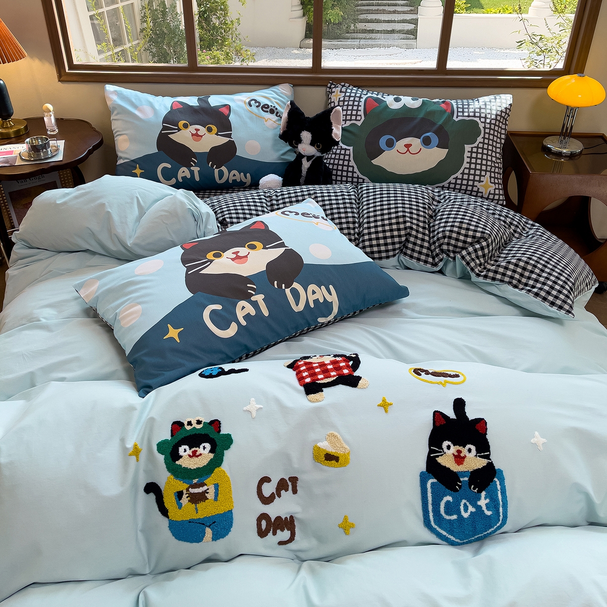 91家纺网 家纺一手货源 找家纺 炫拼家纺 2026新款A类全棉40支水洗棉卡通毛巾绣+枕套大版数码印花纯棉四件套-可萌系列 可萌-欢喜猫