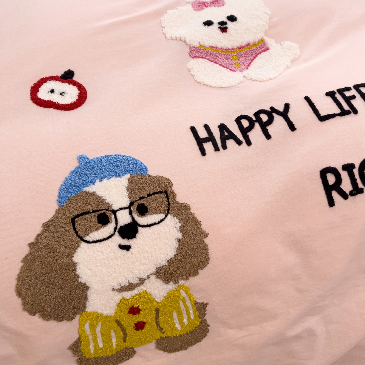 91家纺网 家纺一手货源 找家纺 炫拼家纺 2026新款A类全棉40支水洗棉卡通毛巾绣+枕套大版数码印花纯棉四件套-可萌系列 可萌-泡泡狗