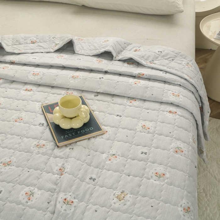 91家纺网 家纺一手货源 找家纺 被多多被业 2026新款亲肤棉绗绣夏被空调被夏凉被 花香动人