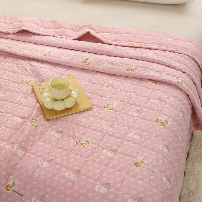 91家纺网 家纺一手货源 找家纺 被多多被业 2026新款亲肤棉绗绣夏被空调被夏凉被 樱桃