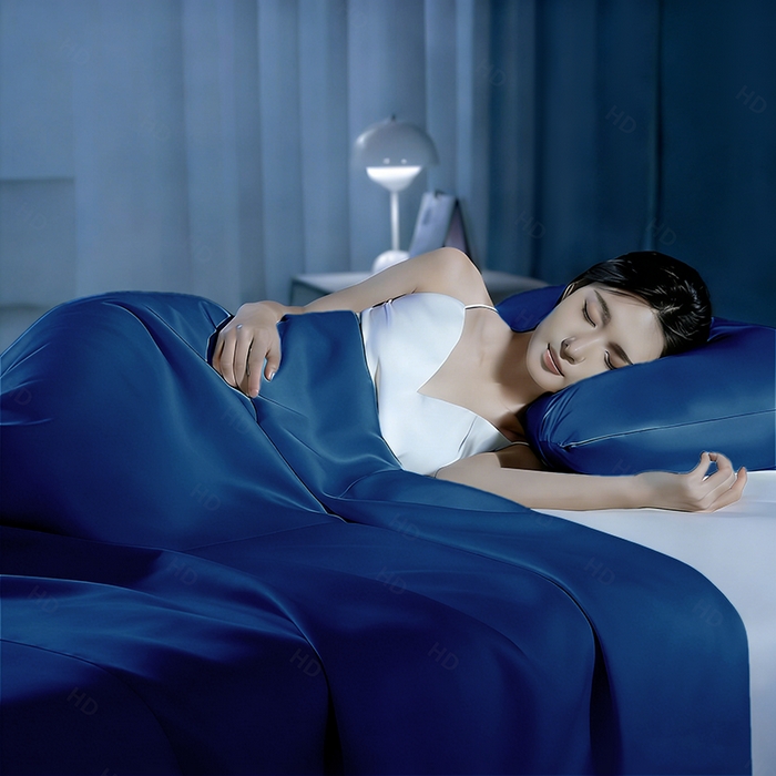 91家纺网 家纺一手货源 找家纺 憨豆家纺 2026新款水洗冰丝夏被四件套星球水洗真丝夏凉被（含抗菌棉）跨境外贸床笠款空调被 远山蓝