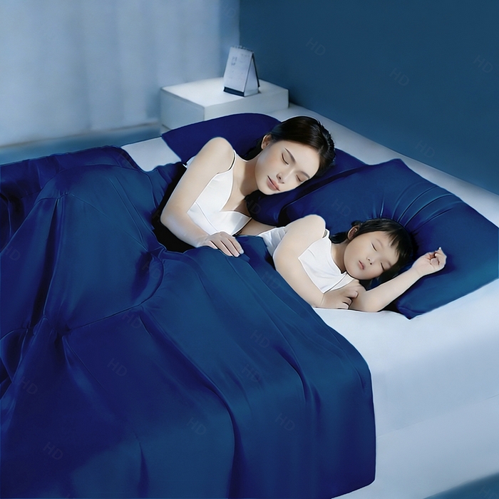 91家纺网 家纺一手货源 找家纺 憨豆家纺 2026新款水洗冰丝夏被四件套星球水洗真丝夏凉被（含抗菌棉）跨境外贸床笠款空调被 远山蓝