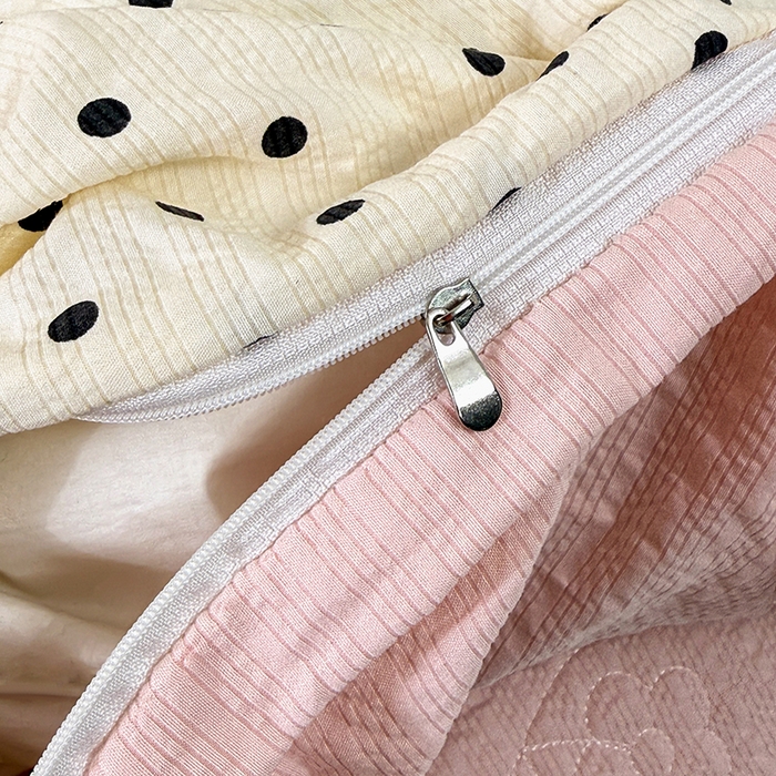 91家纺网 家纺一手货源 找家纺 栩裕纺织 2026新款云感双层纱床盖四件套 奶油波点