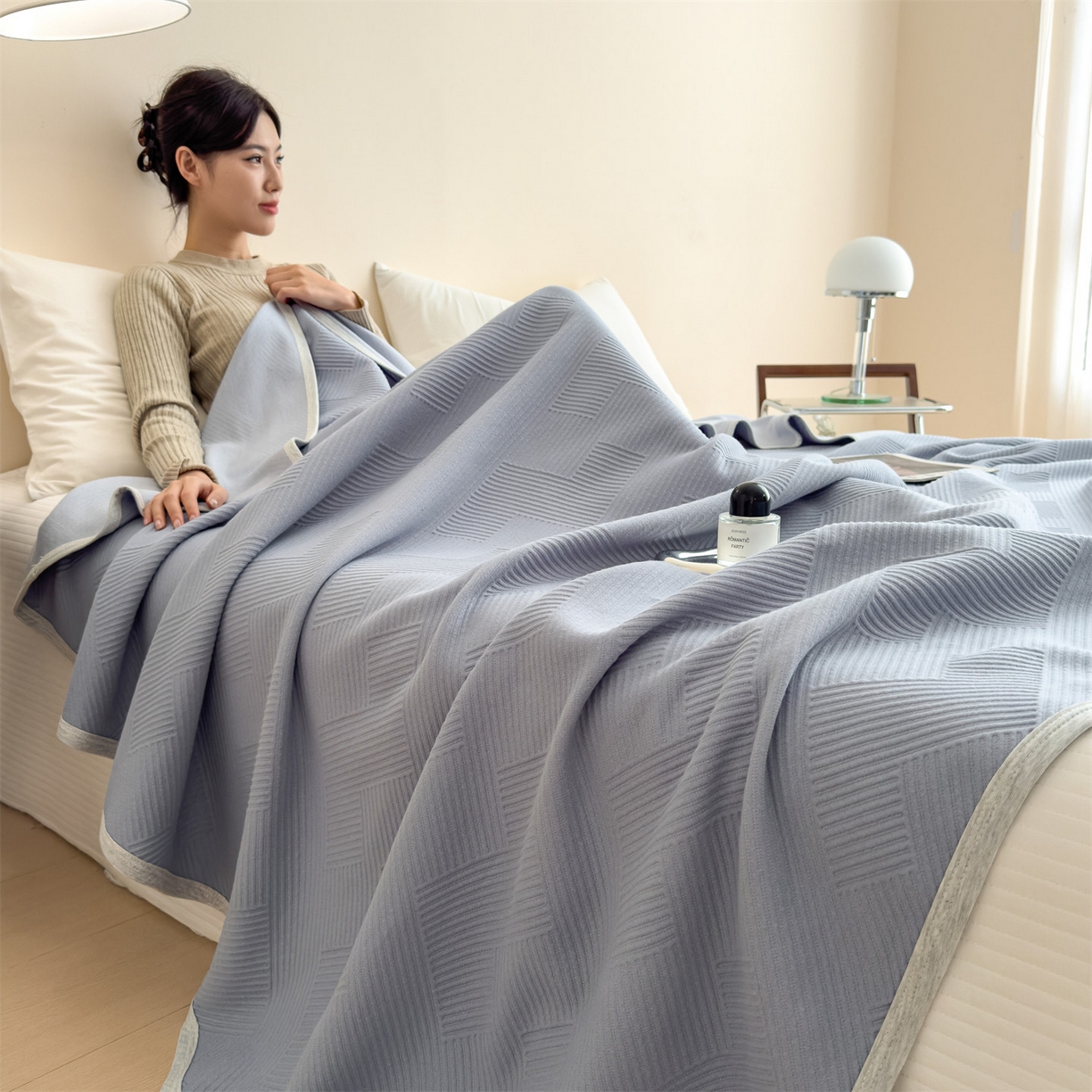 91家纺网 家纺一手货源 找家纺 布凡家居 2026新款290克全棉A类三层纱盖毯夏被午睡被 菱纹-雾霾蓝