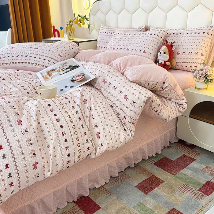 91家纺网 家纺一手货源 找家纺 栩裕纺织 2026新款云感双层纱床盖四件套 幸运马-粉