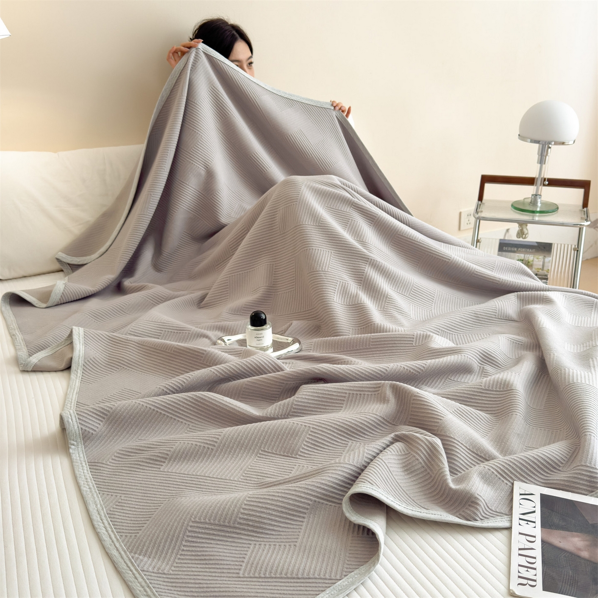 91家纺网 家纺一手货源 找家纺 布凡家居 2026新款290克全棉A类三层纱盖毯夏被午睡被 菱纹-优雅灰