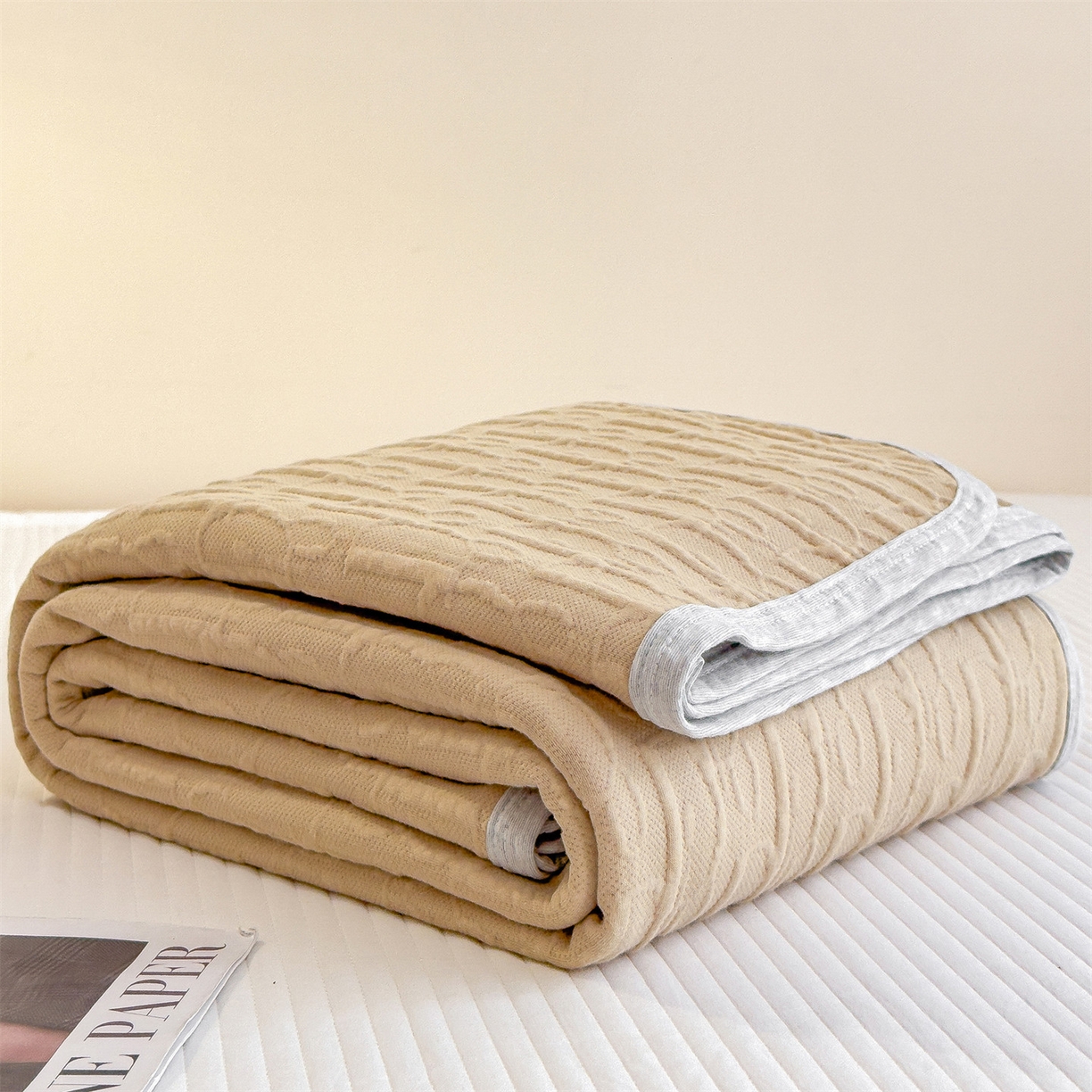 91家纺网 家纺一手货源 找家纺 布凡家居 2026新款290克全棉A类三层纱盖毯夏被午睡被 雅韵-奶杏