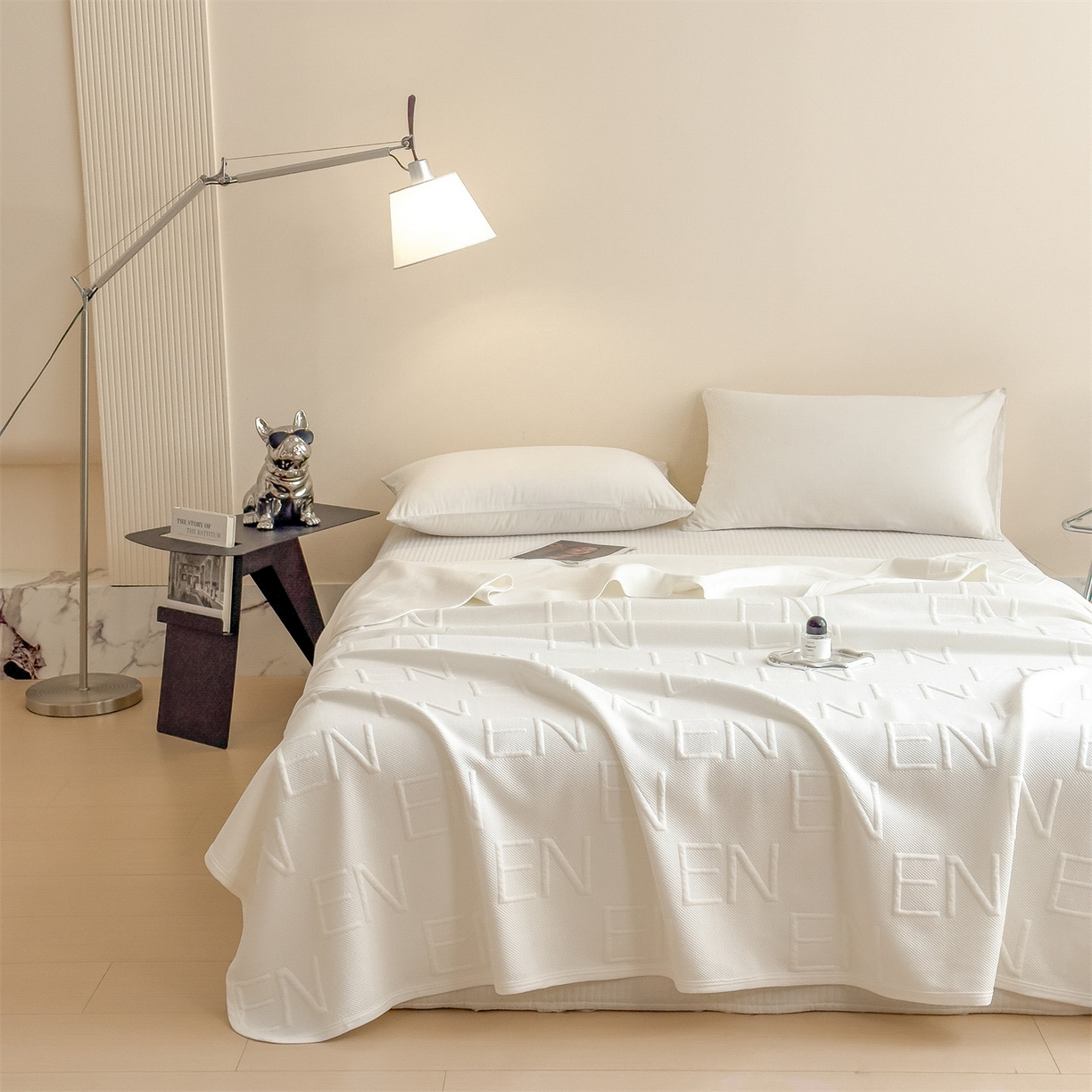 91家纺网 家纺一手货源 找家纺 布凡家居 2026新款290克全棉A类三层纱盖毯夏被午睡被 知槿-高级白