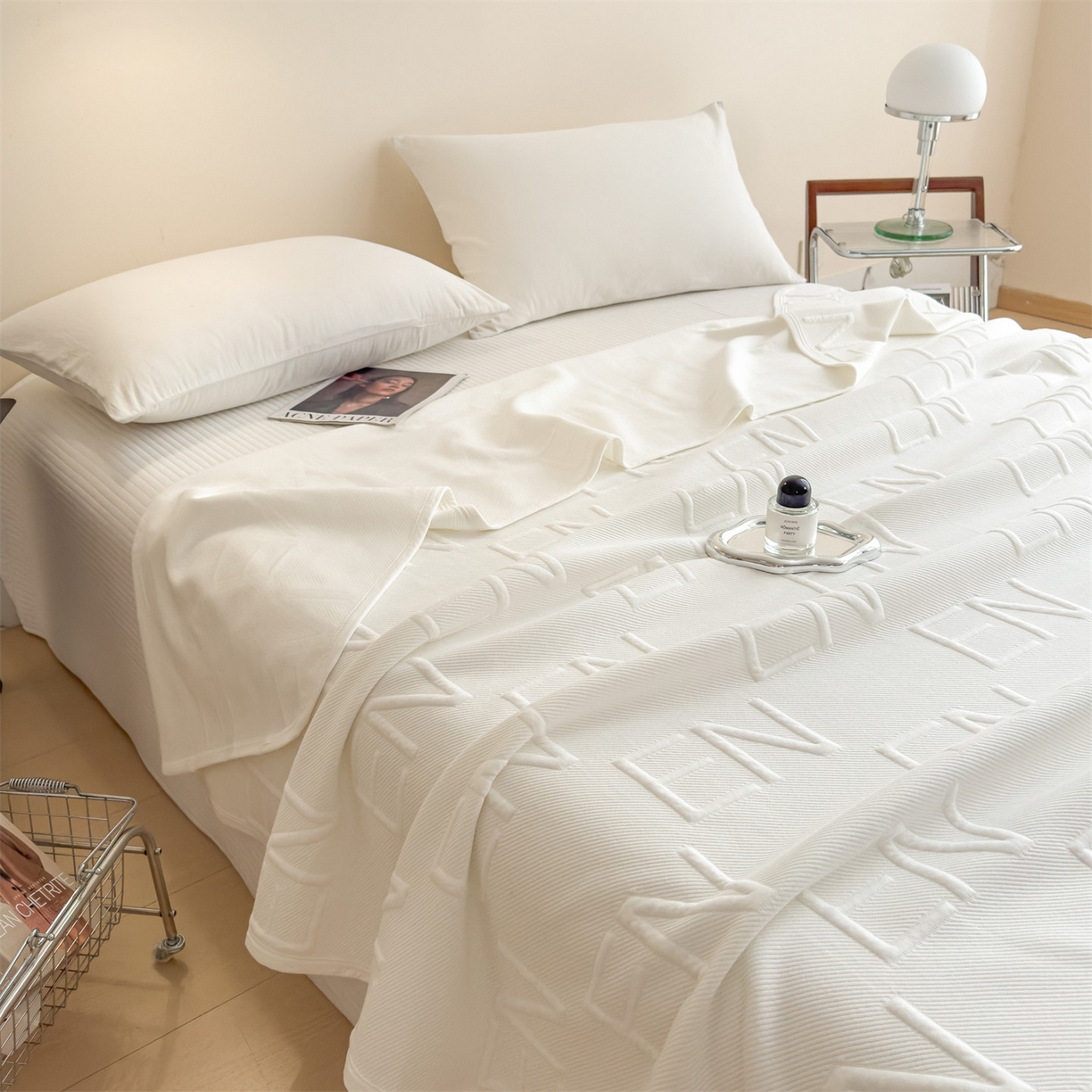 91家纺网 家纺一手货源 找家纺 布凡家居 2026新款290克全棉A类三层纱盖毯夏被午睡被 知槿-高级白