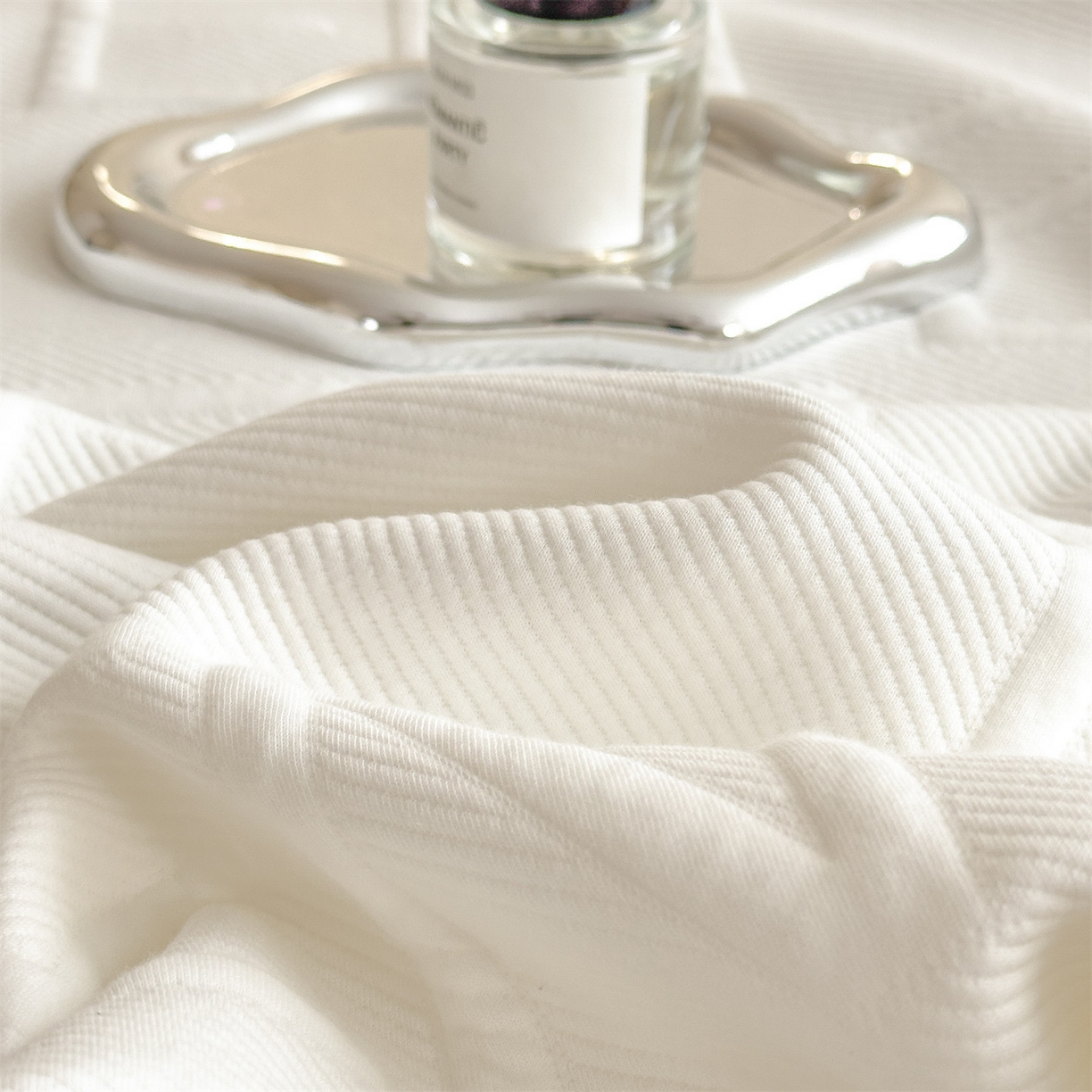 91家纺网 家纺一手货源 找家纺 布凡家居 2026新款290克全棉A类三层纱盖毯夏被午睡被 知槿-高级白